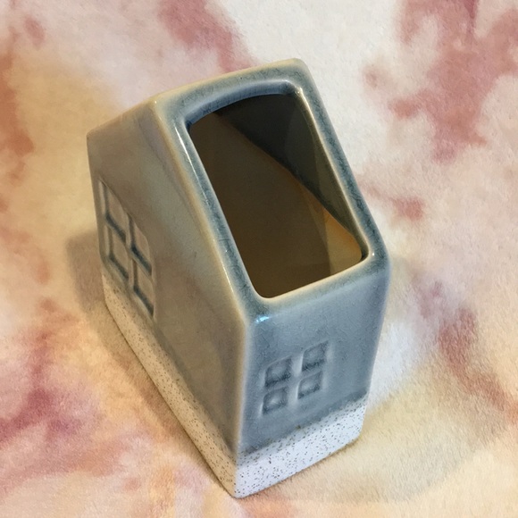 Ceramic House Glazed Vase by Scott Living NWOT - Picture 3 of 8